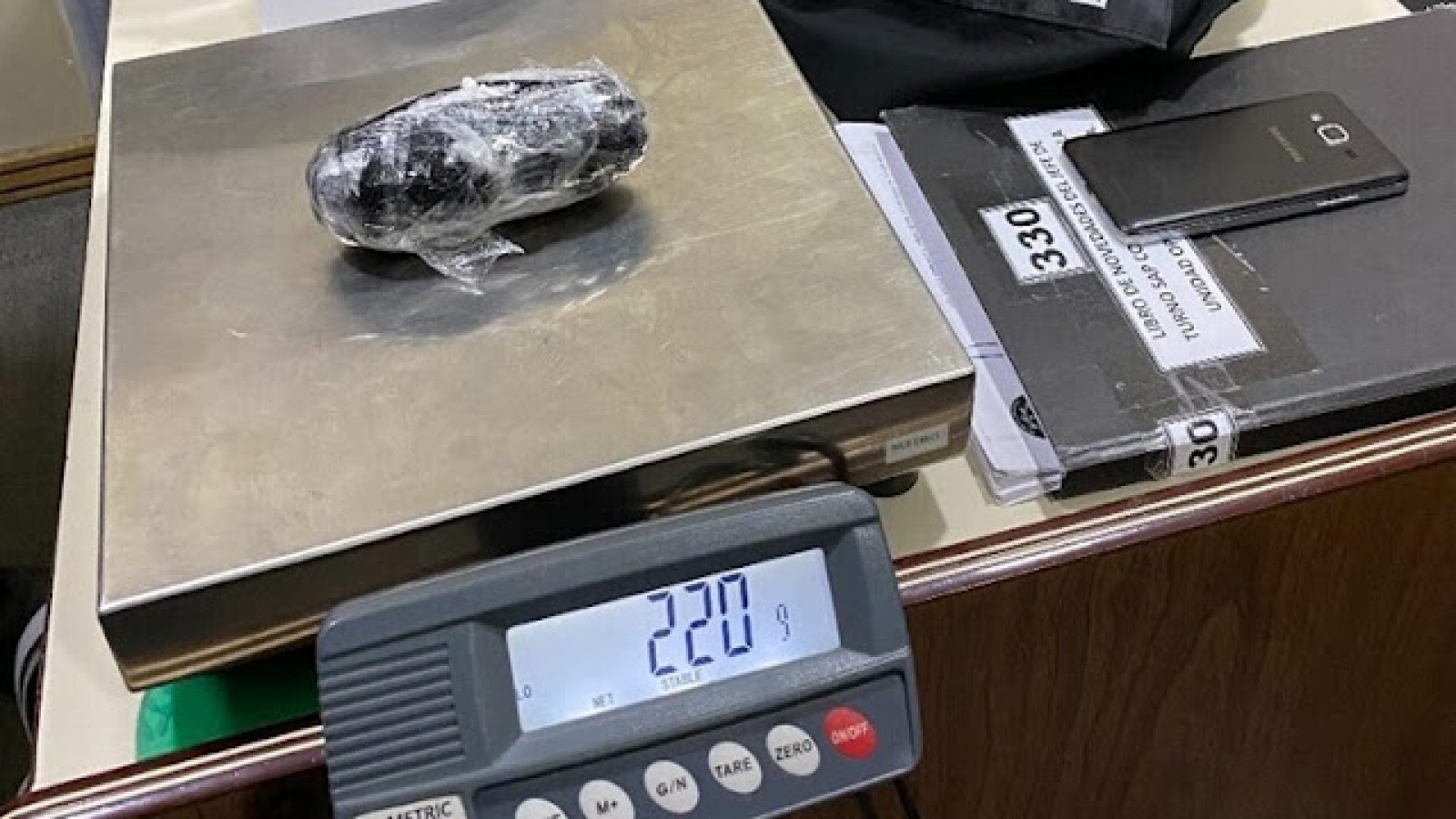 Detuvieron a una mula con droga en el aeropuerto de Ushuaia