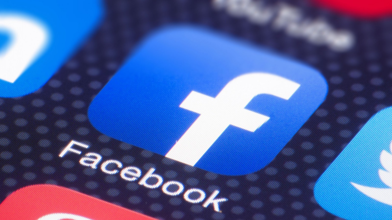 Aseguran que Facebook planea cambiar de nombre