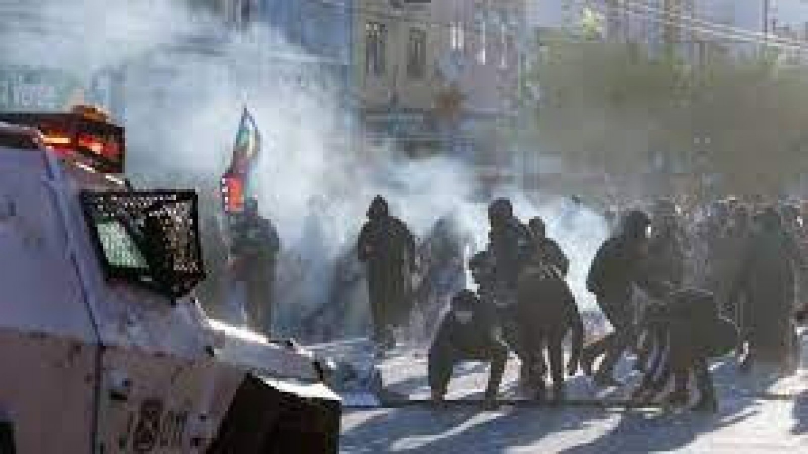 Disturbios y saqueos en la conmemoración del estallido social chileno de 2019