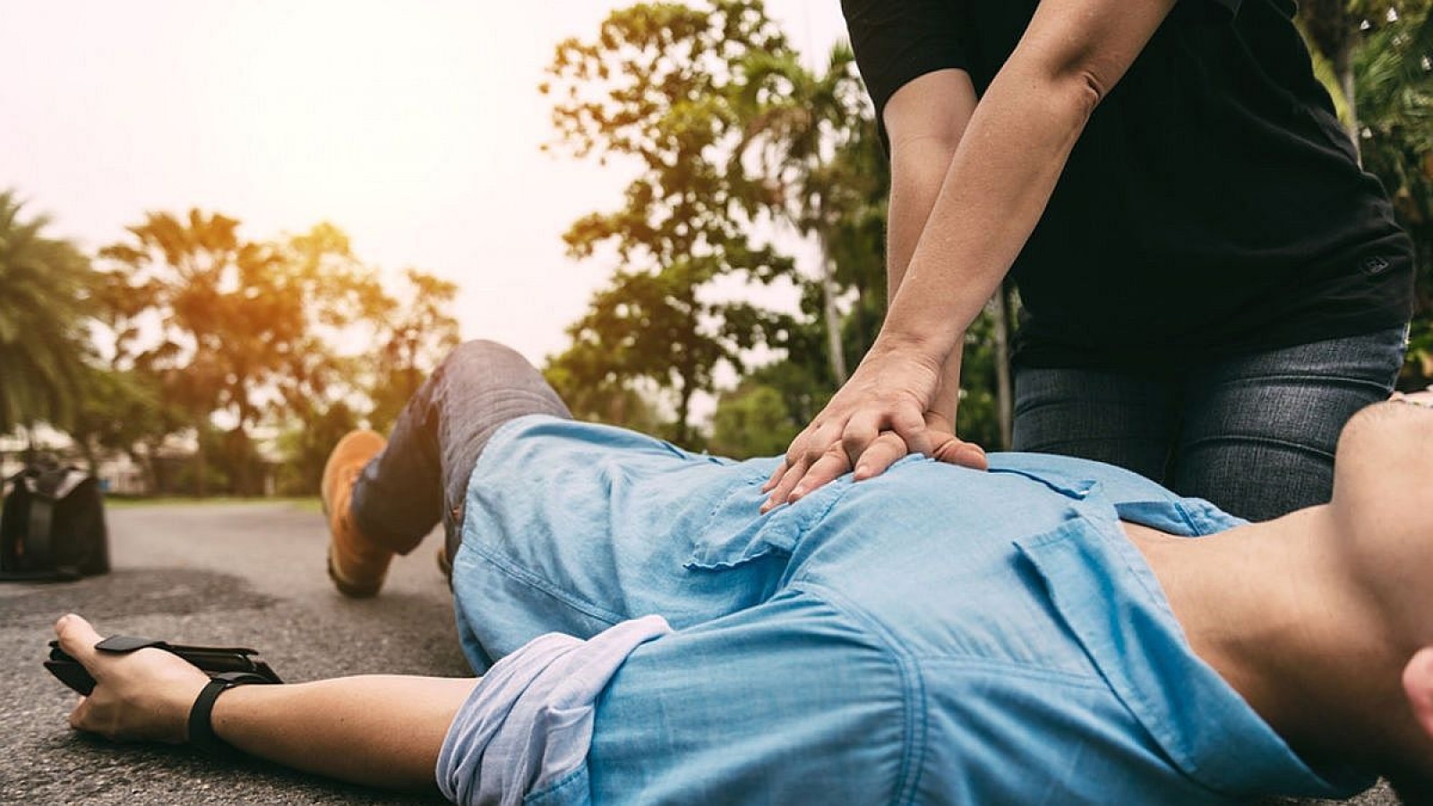 Policías de Comodoro salvaron a una joven con maniobras de RCP