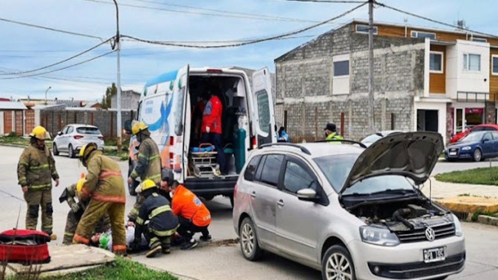 Choco y se dio a la fuga caminando, fue atrapado por la policía