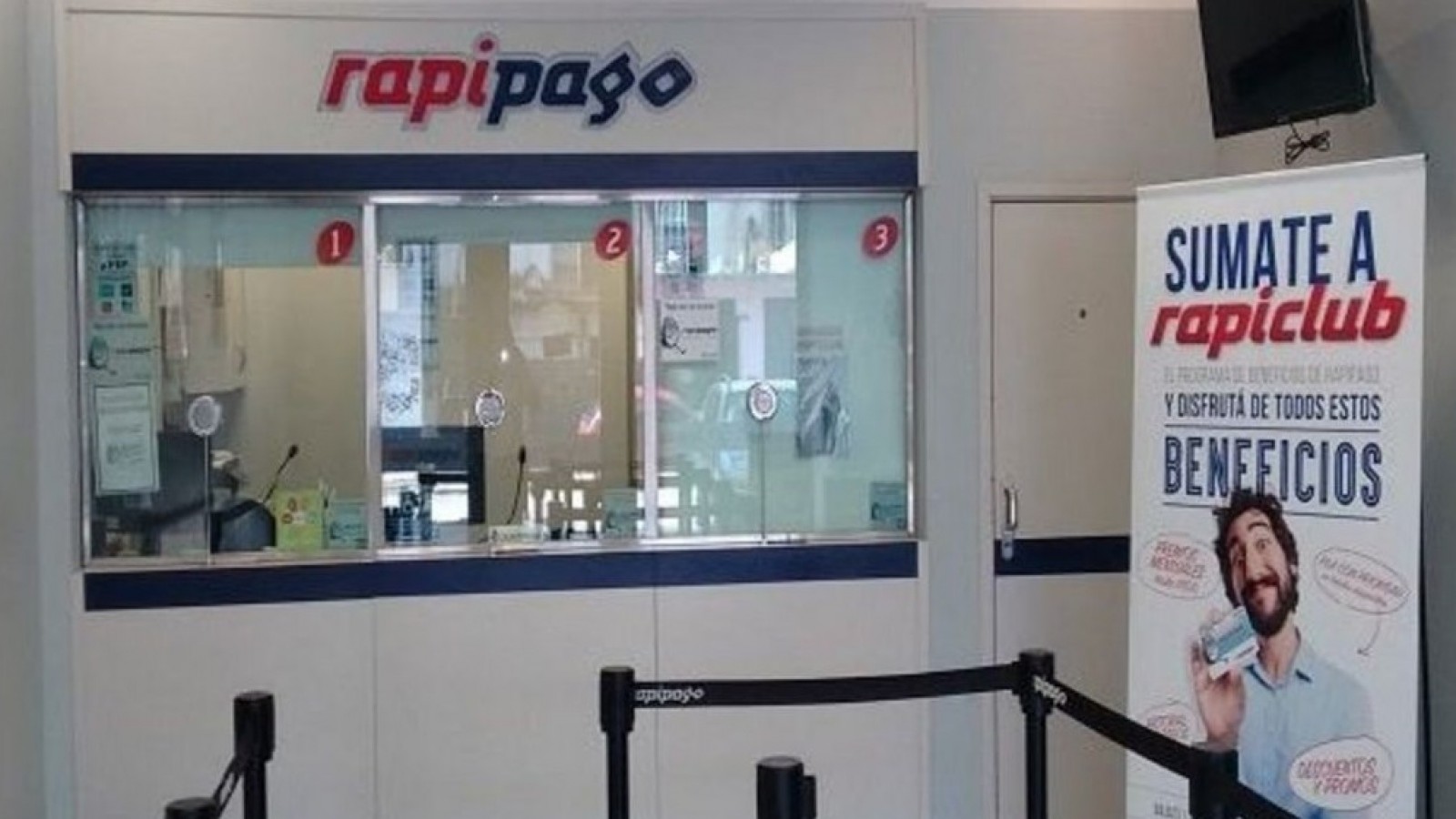 Intentó robar un Rapipago a "mazazos" y escapó