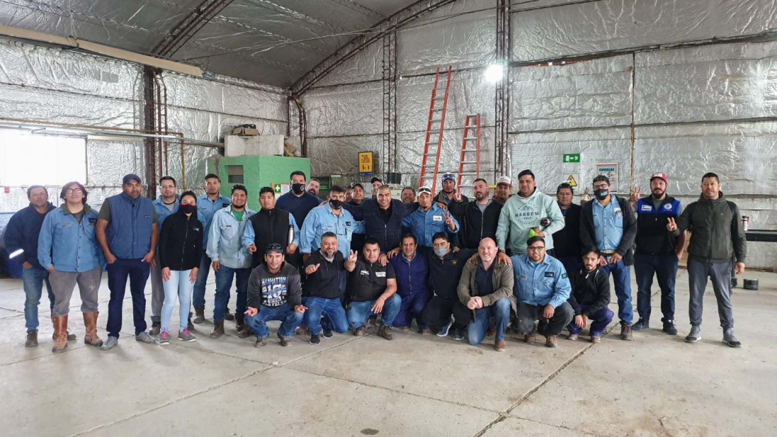 Claudio Vidal recorrió yacimientos petroleros, y anunció nuevos beneficios para los trabajadores