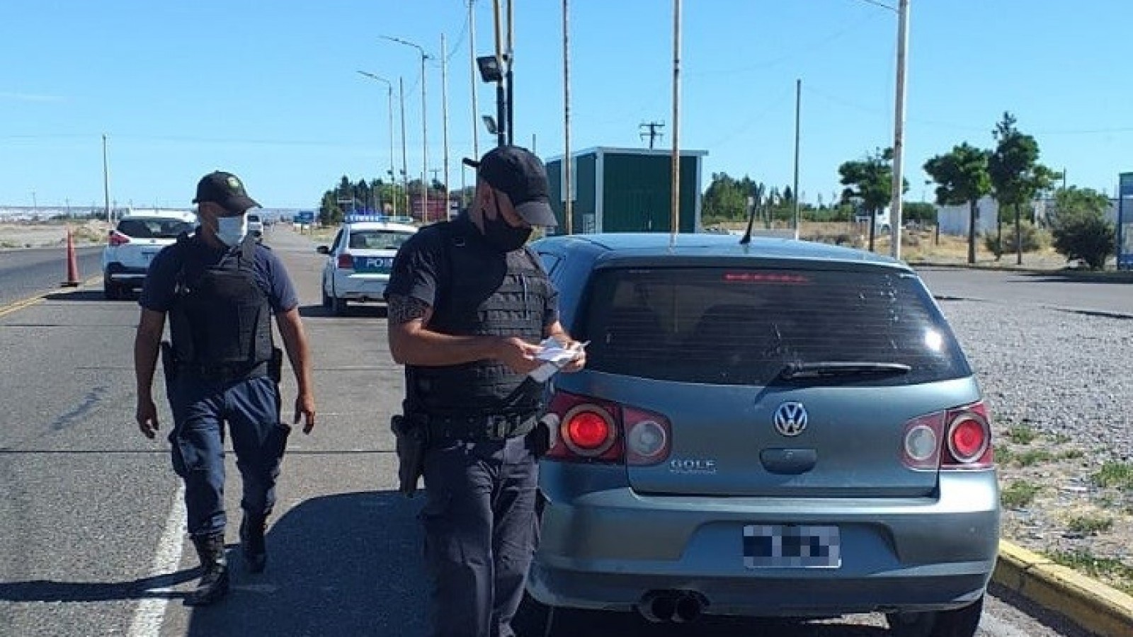 Manejó borracho por la ruta 3, chocó y se peleó con la Policía