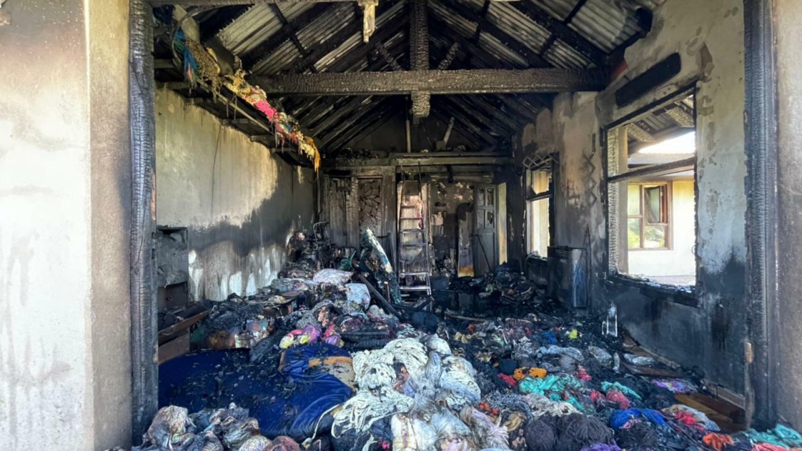 El Calafate: una pareja logró escapar de un incendio en su vivienda