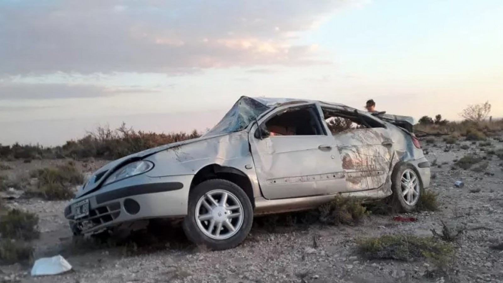 Otra fatalidad en la ruta: un hombre murió luego de volcar cuando viajaba con su familia
