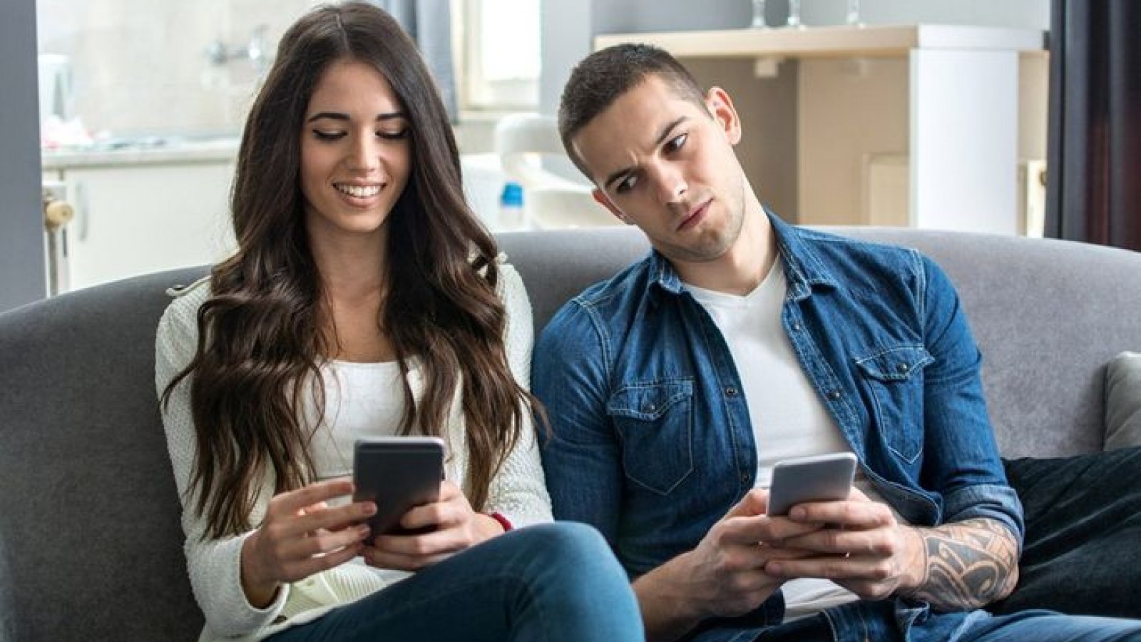 Desafío insólito: pagarán 25.000 dólares a las parejas que soporten un mes sin celular