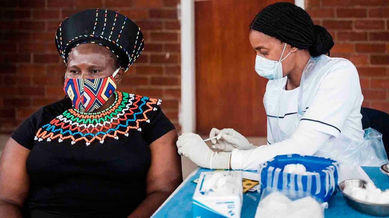 Sudáfrica, donde se descubrió Ómicron, dijo que superó el pico de la cuarta ola