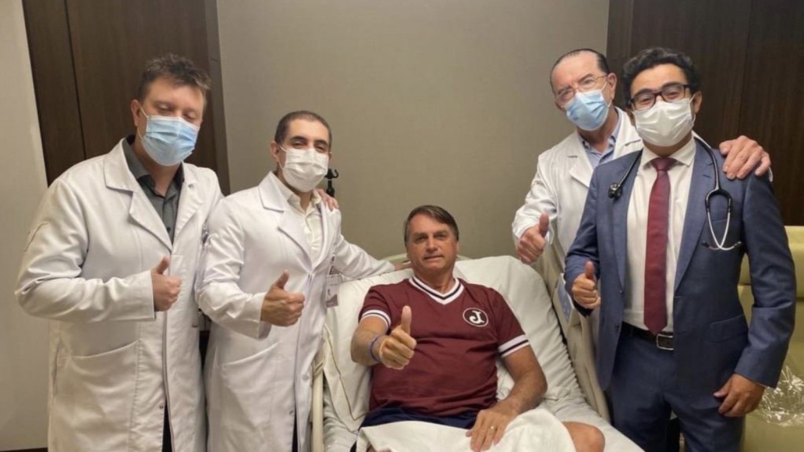 Tras dos días de internación, Jair Bolsonaro recibió el alta luego de sufrir una obstrucción intestinal