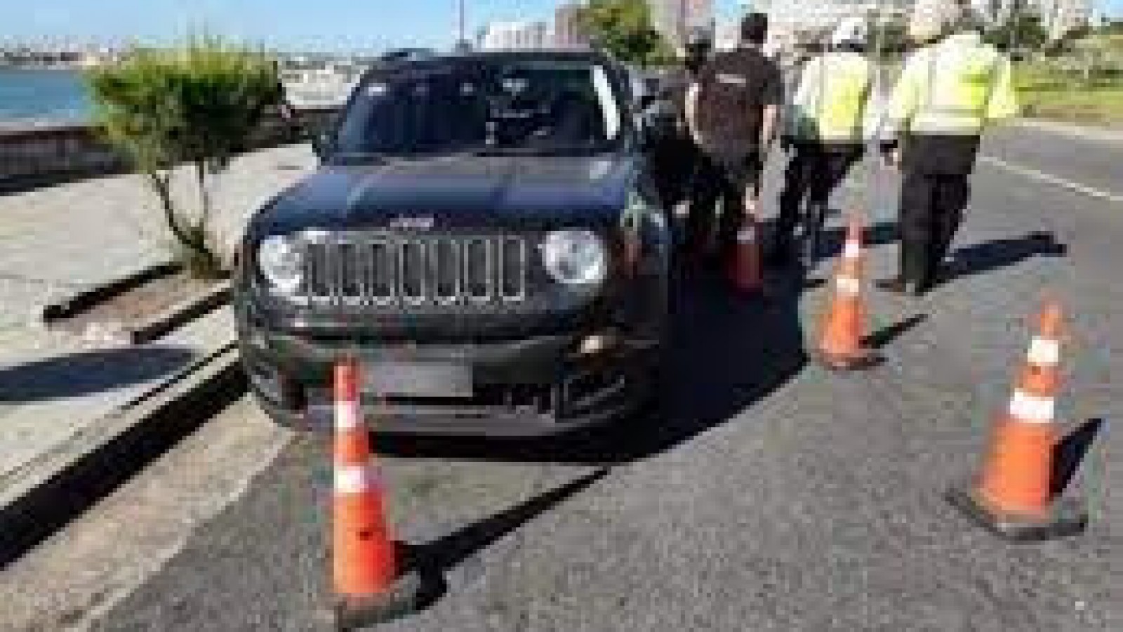 Dijo que era el manager de L-Gante y se atrincheró en su auto para evitar un control