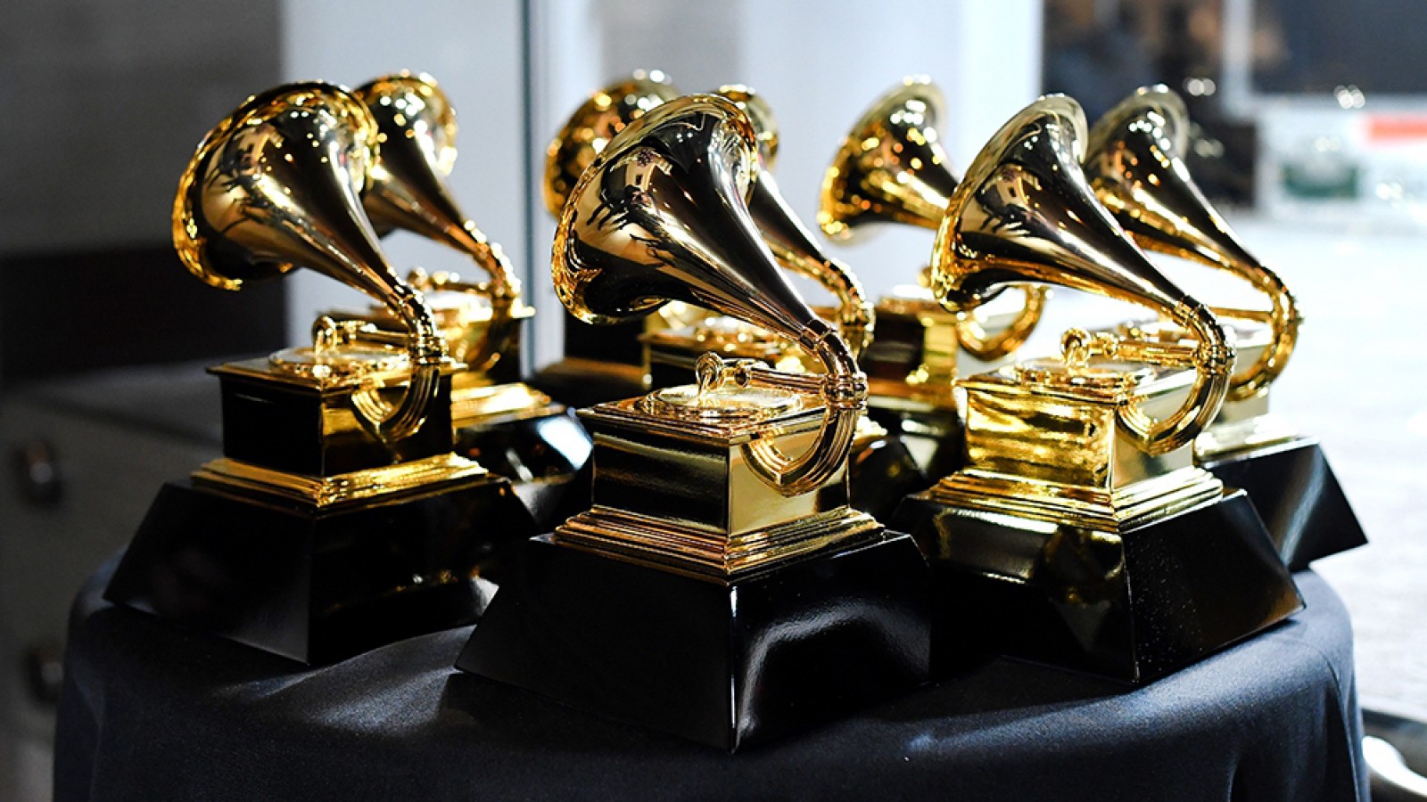 Posponen indefinidamente los premios Grammy por casos de coronavirus