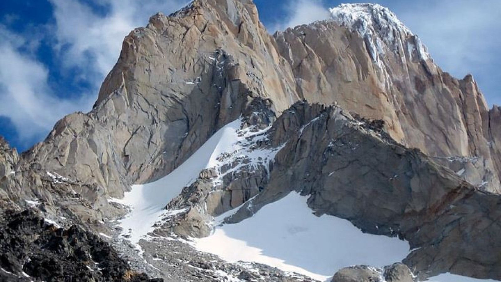 El Chaltén: una avalancha hiere gravemente a dos andinistas