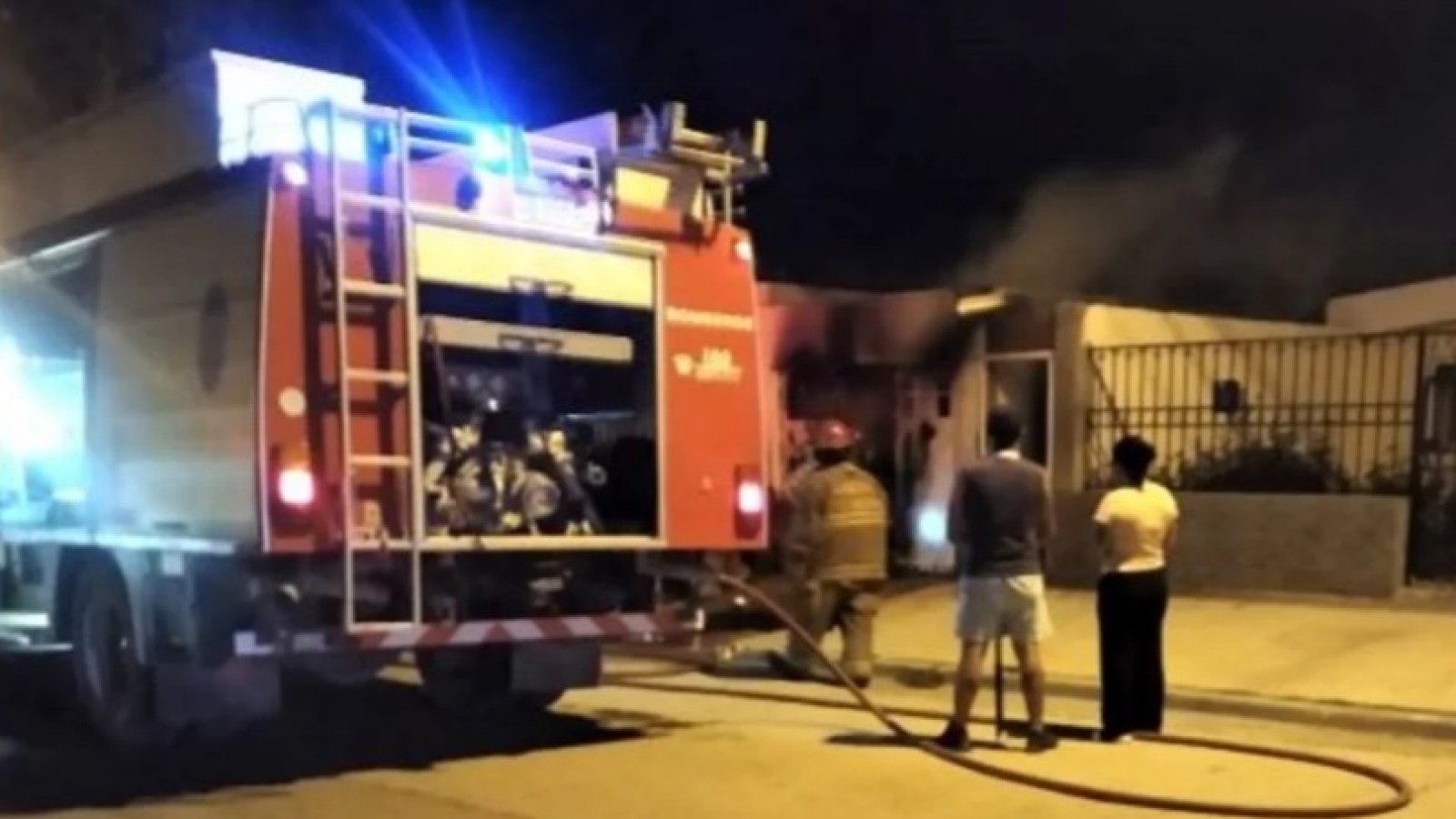 Terrible: discutieron, lo encerró, lo encadenó y lo prendió fuego