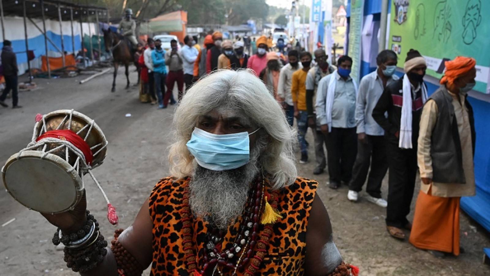 India: los nuevos casos de covid suben casi un 30% en 24 horas