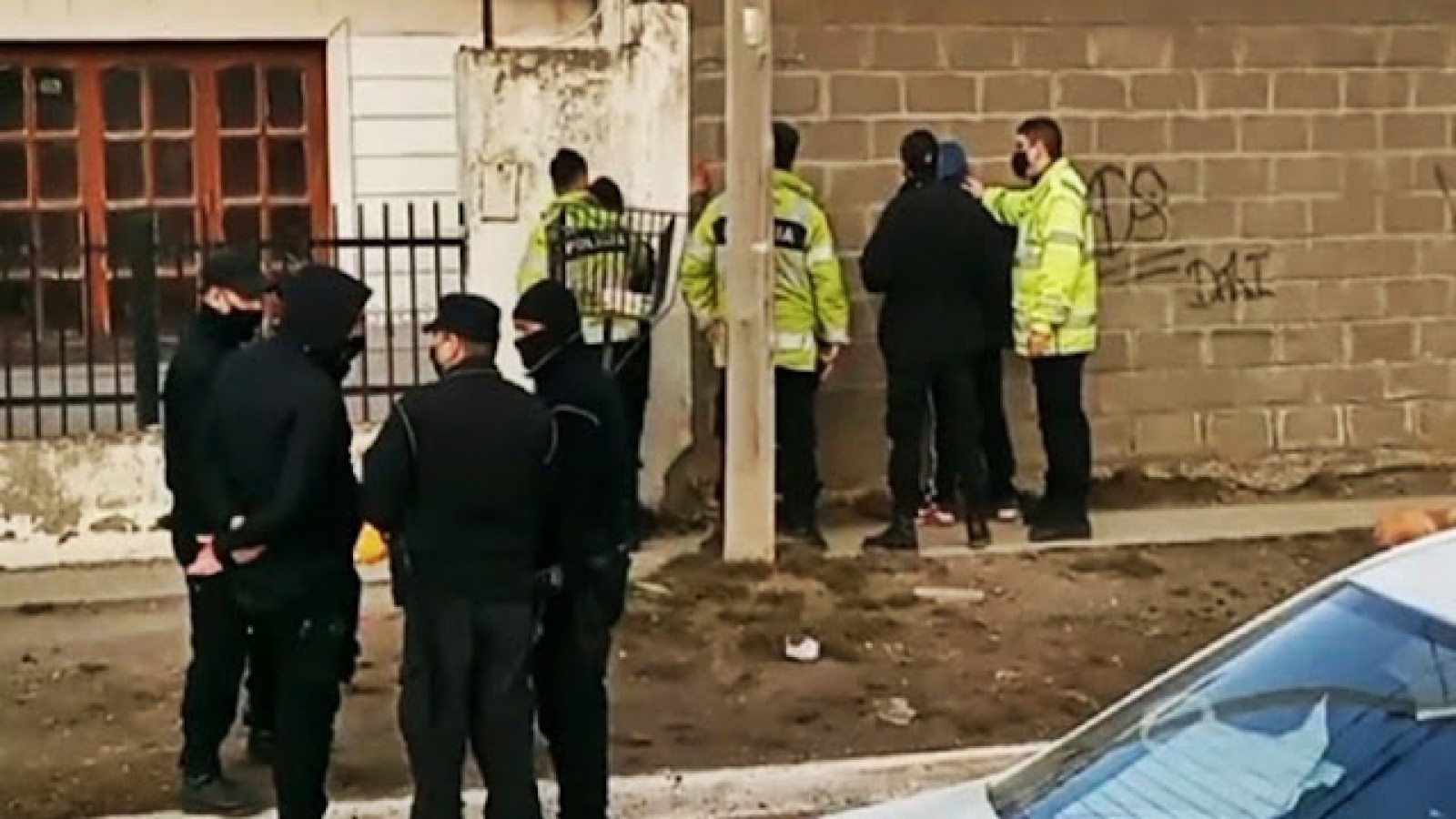 Allanamiento por pelea entre familias de ocupas