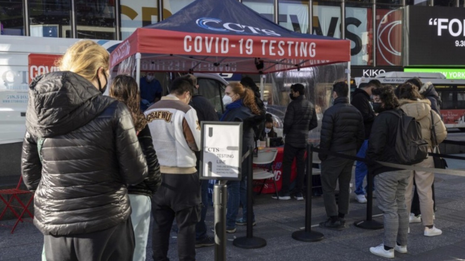 Récord de contagios diarios en USA 1,5 millones de casos