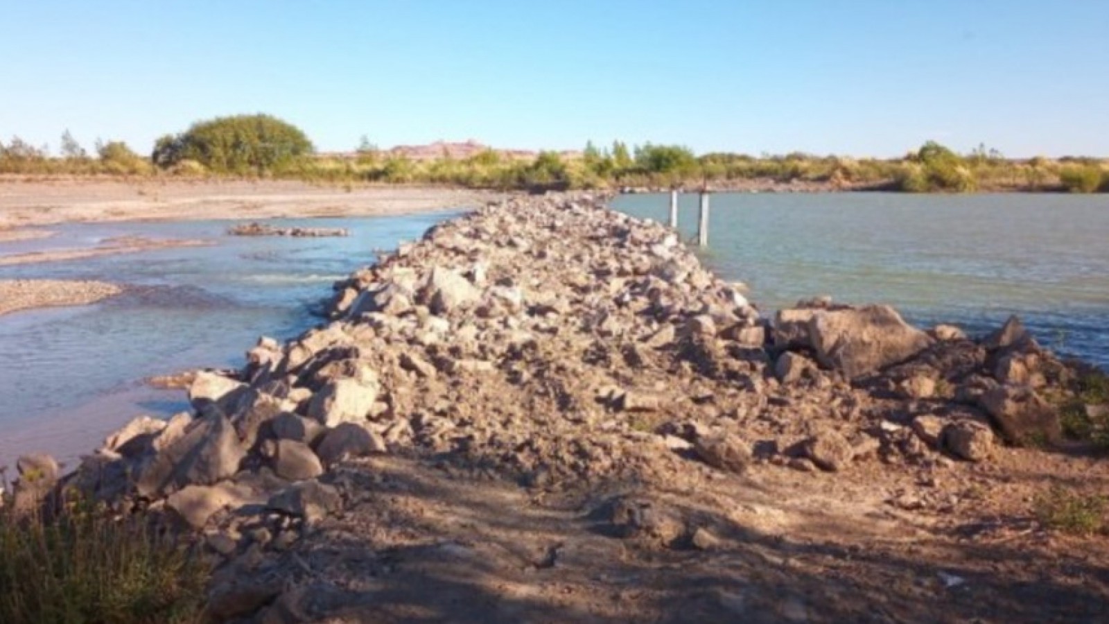 Advierten sobre la presencia de al menos otros seis diques clandestinos en el río Chubut