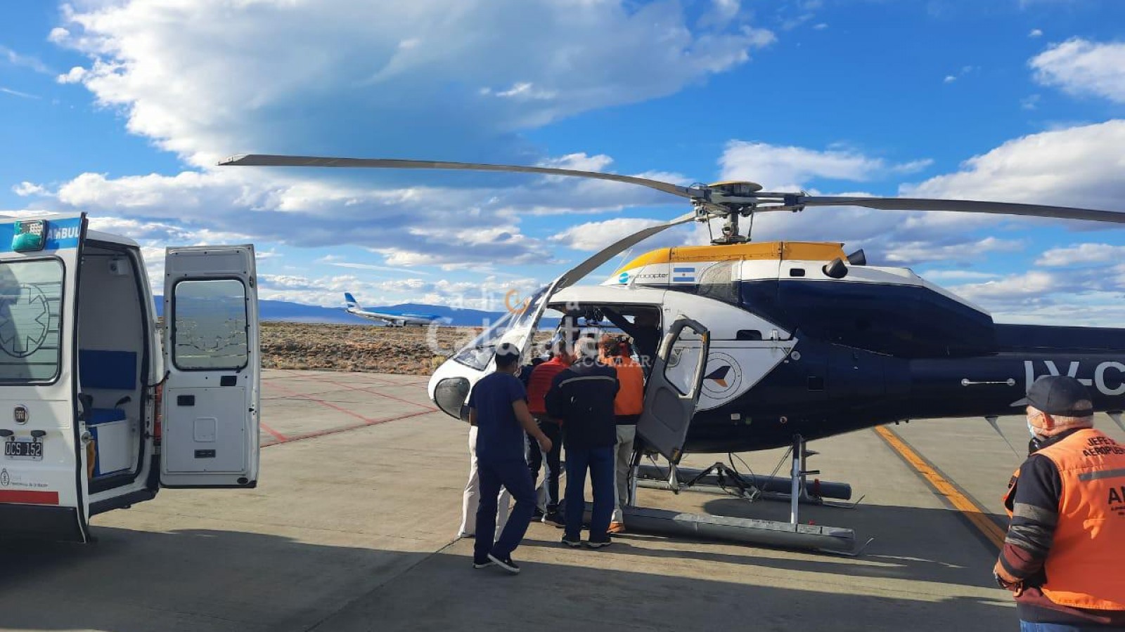 El Calafate: rescatan con un helicóptero a un motociclista accidentado