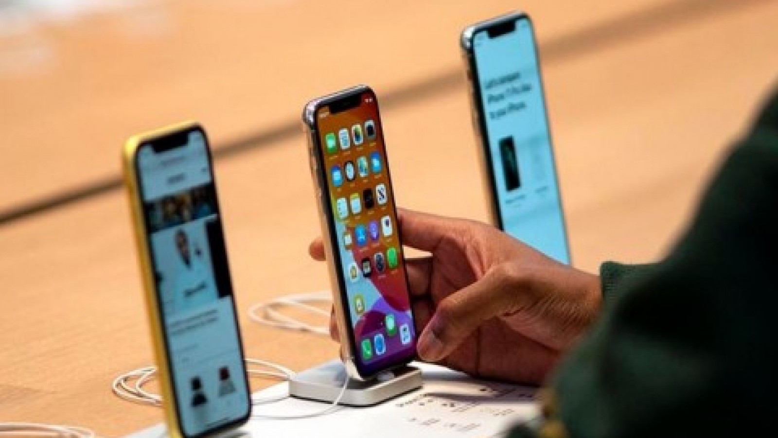 Ofrecen celulares en hasta 18 cuotas sin interés y con descuentos del 30%