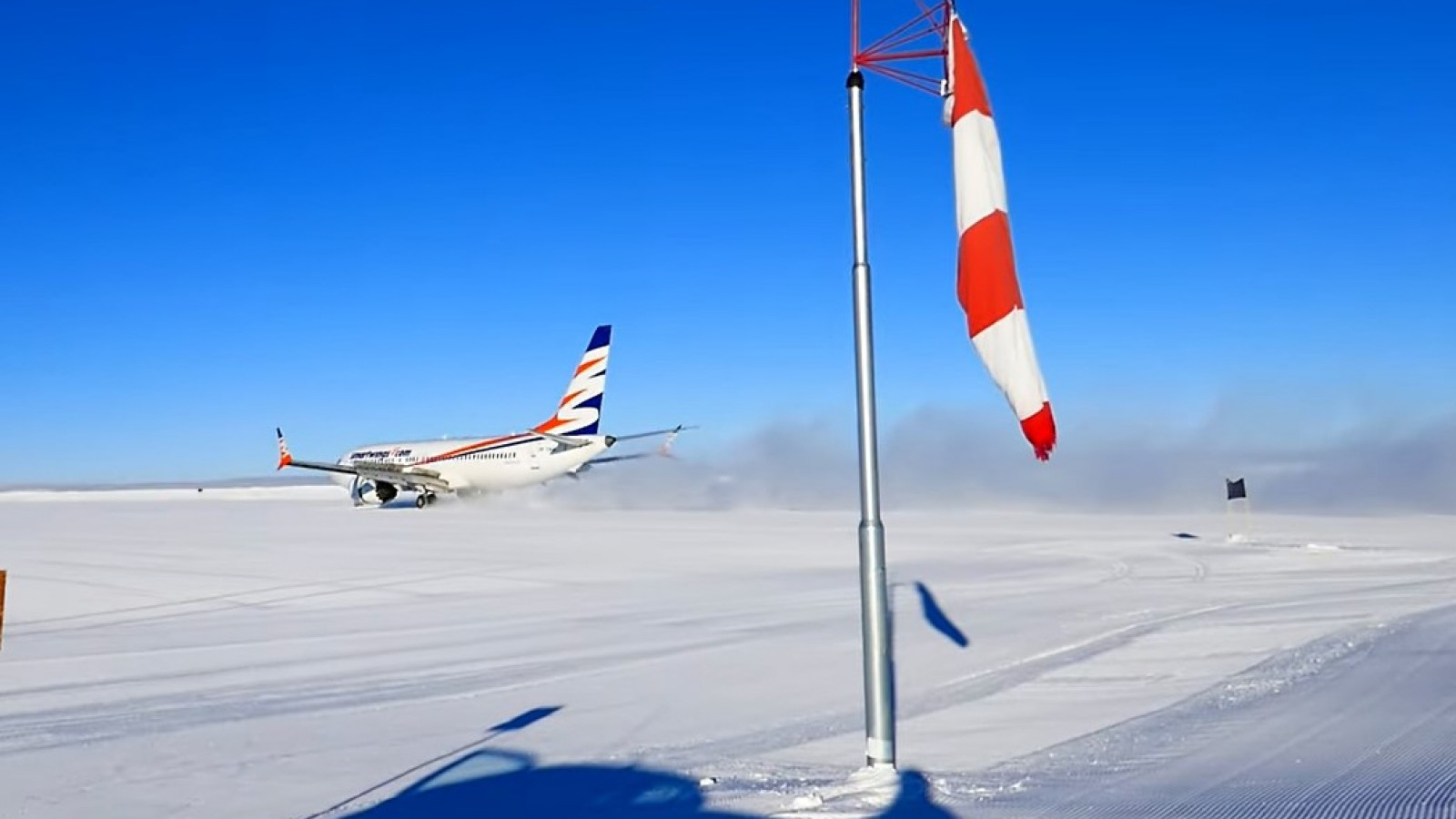 Por primera vez un Boeing 737 aterriza en la Antártida