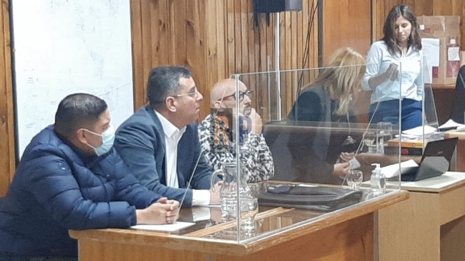 Tribunal condenó a 6 años de prisión a imputado de abuso sexual a su pareja, pero no lo detuvo