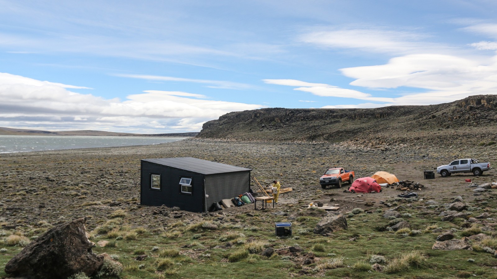 Instalan sistemas de energía renovable en áreas rurales donde observan al Maca Tobiano