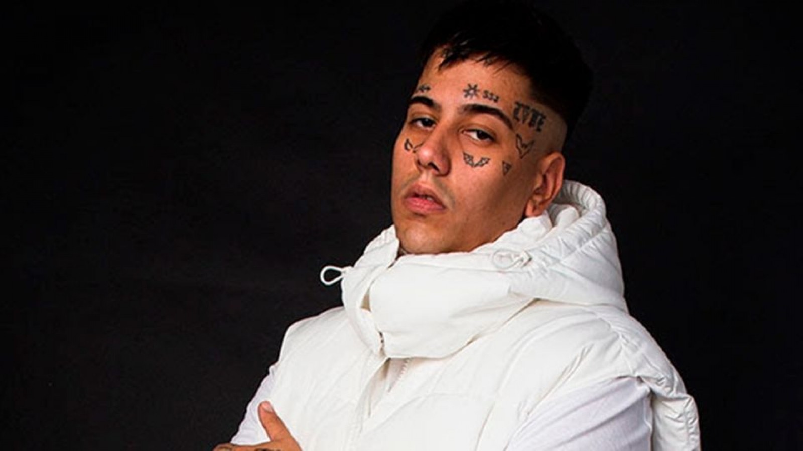 Duki sufrió un accidente y ahora está en silla de ruedas: los motivos