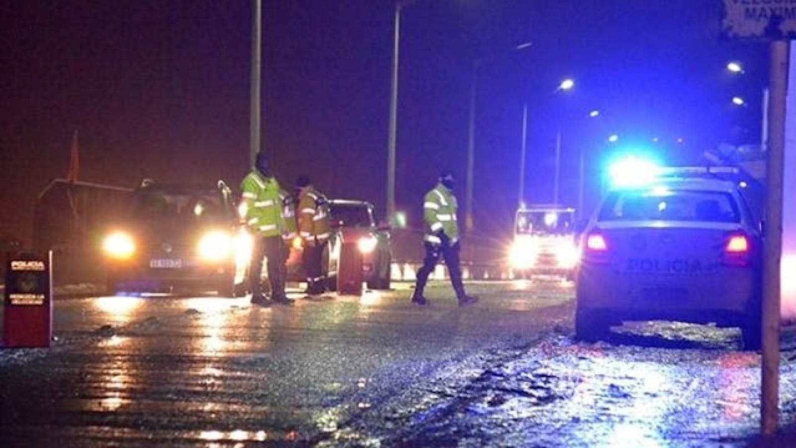 Inspectores dejaron una camioneta de Transito en marcha y se la robaron