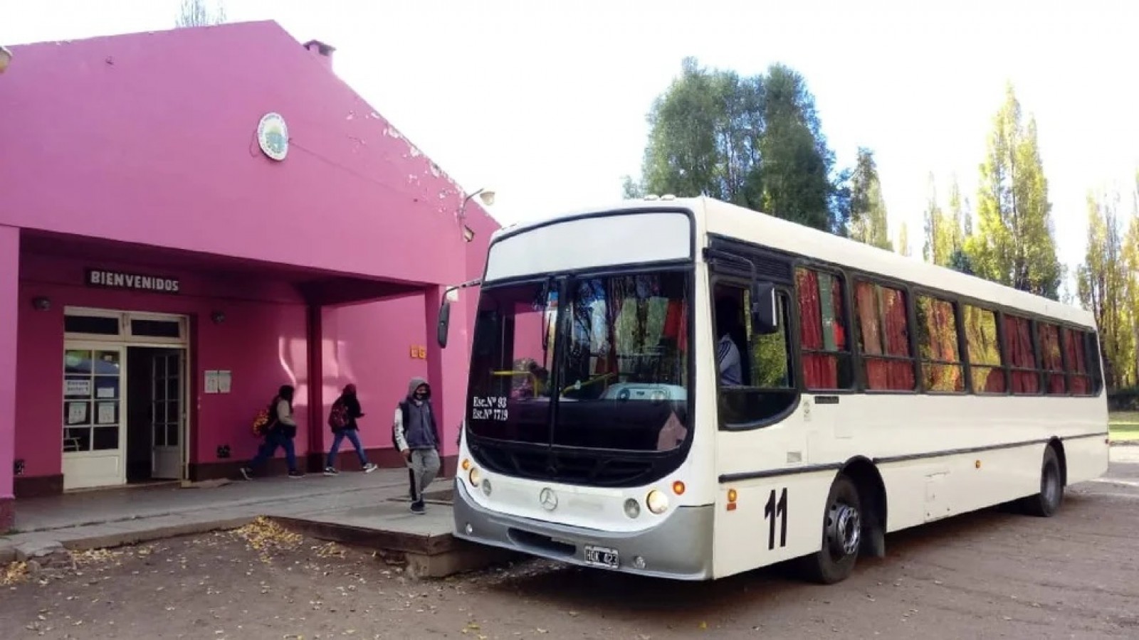 Internaron a 19 estudiantes por intoxicación en una escuela de Chubut.
