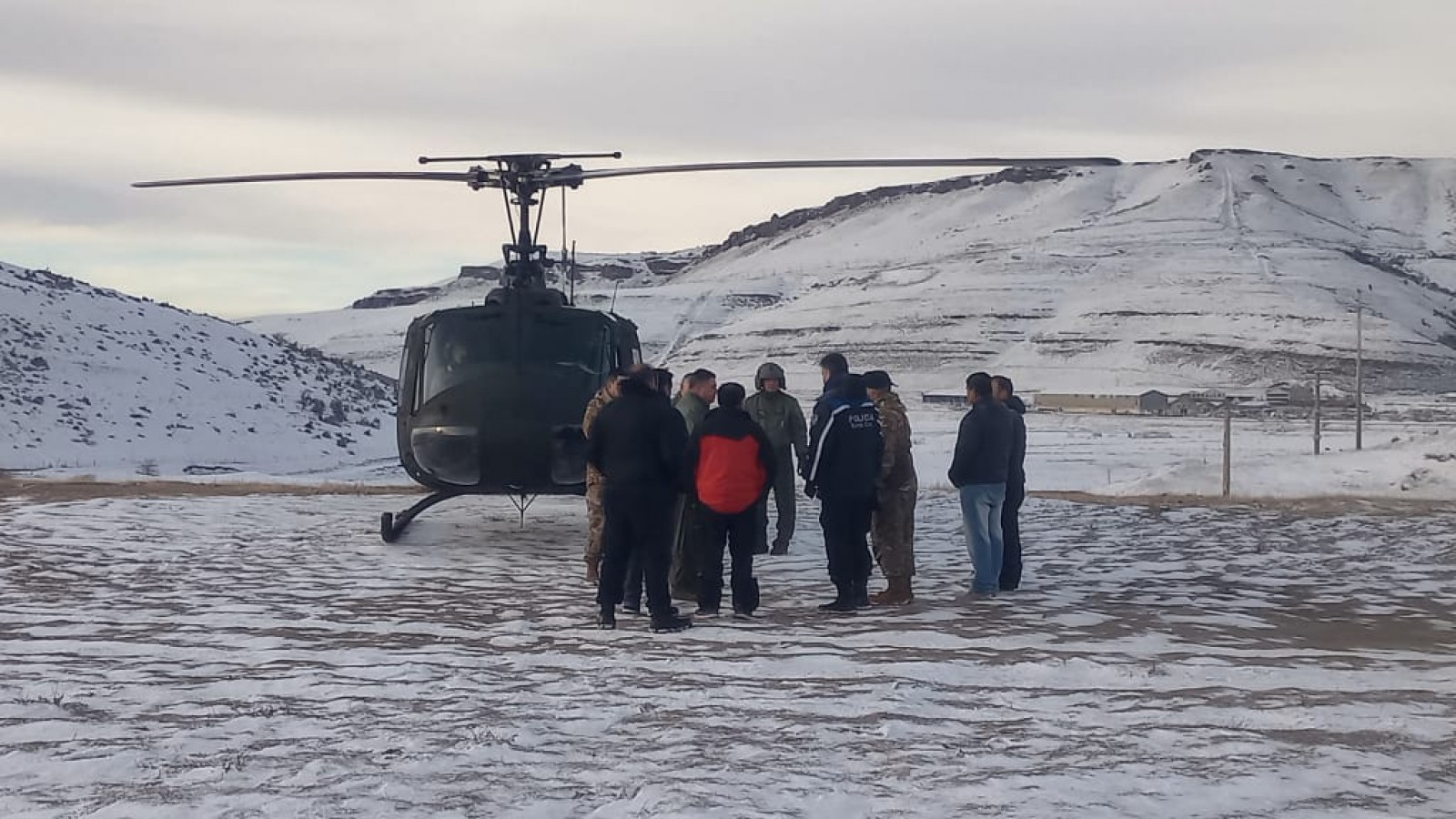 Las fuerzas de seguridad están trabajando en el lugar.