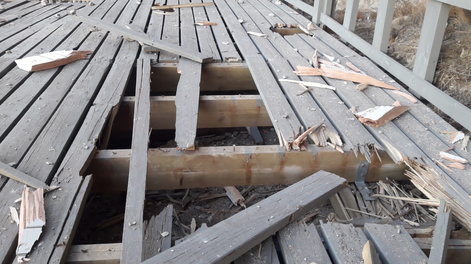 Los deck quedaron destruidos