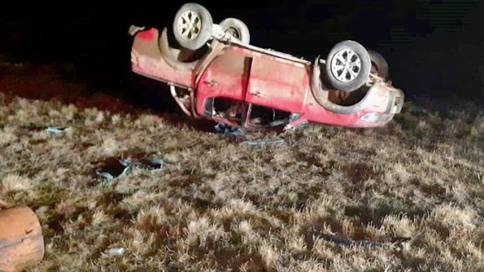 Despiste y vuelco en la Ruta 3, seis personas trasladadas al Hospital