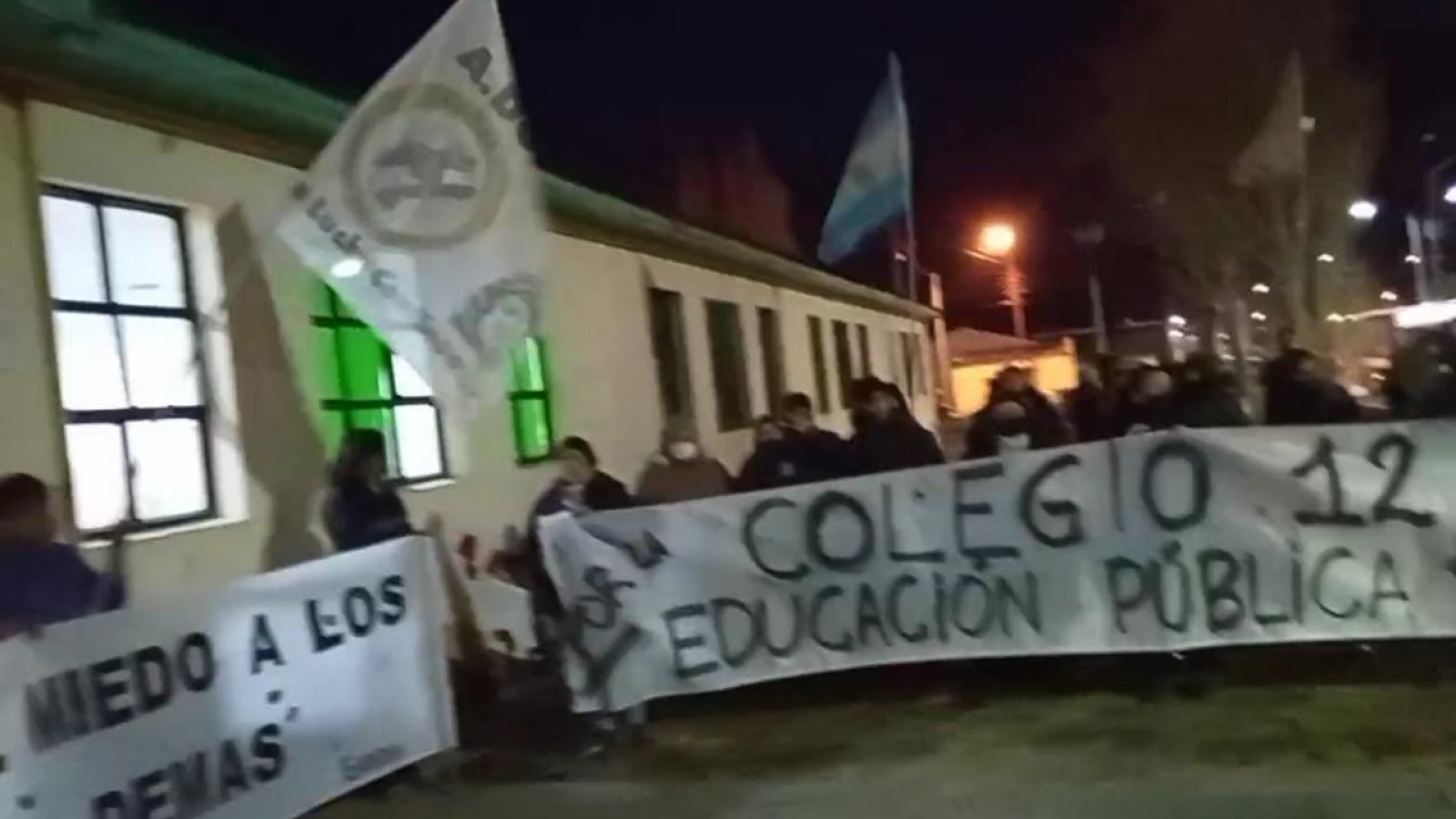 Hay problemas en la educación pública de Santa Cruz