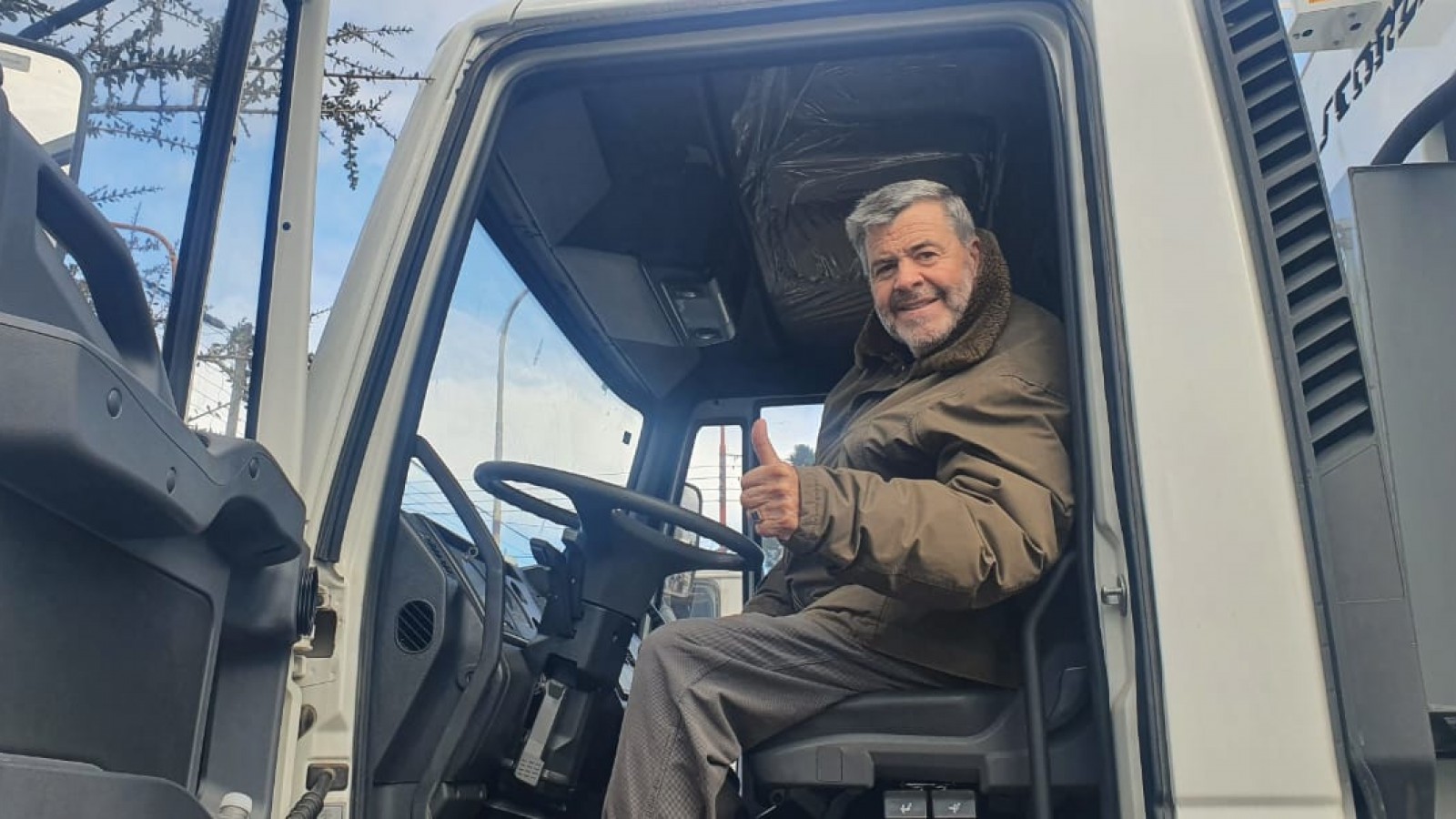 El intendente de la localidad de zona norte presentó la maquinaria