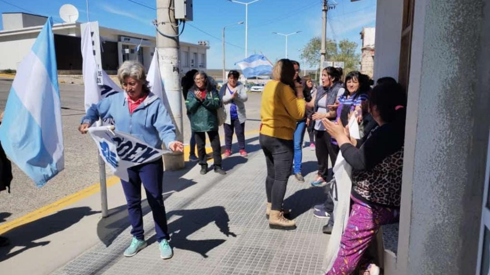Los municipales reclaman en Puerto Deseado