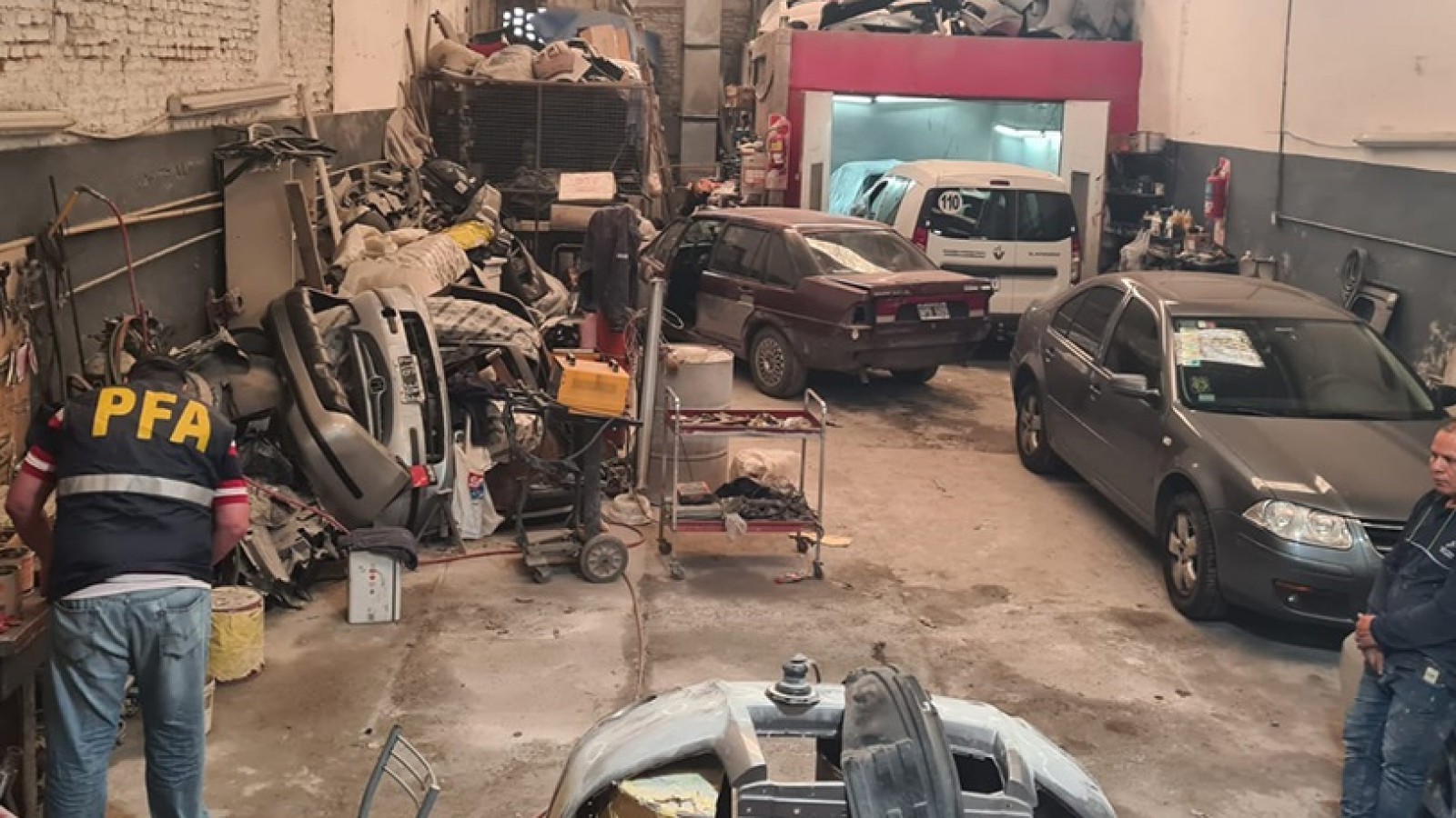 Desbaratan una banda que estafaba y lavaba dinero con criptomonedas