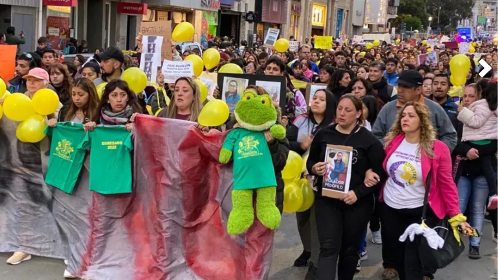 La comunidad marchó pidiendo justicia