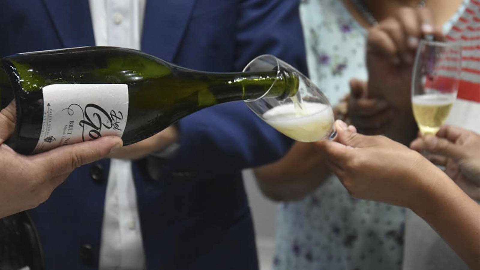 Caleta Olivia presenta oficialmente su primer vino espumante