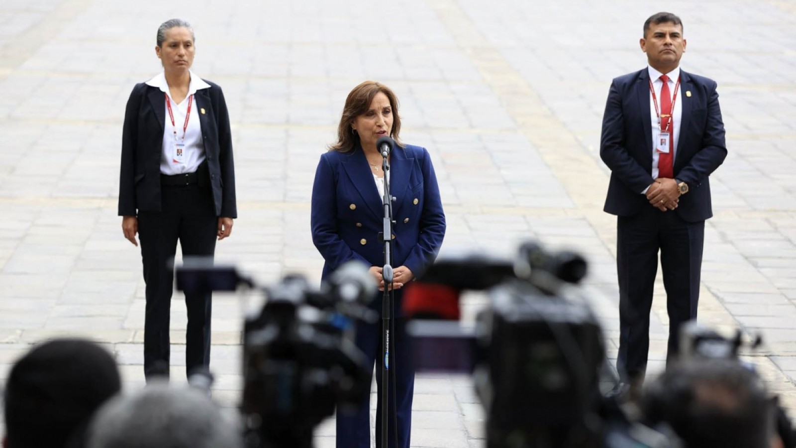 Boluarte, ante la disyuntiva de gobernar Perú hasta 2026 o convocar elecciones