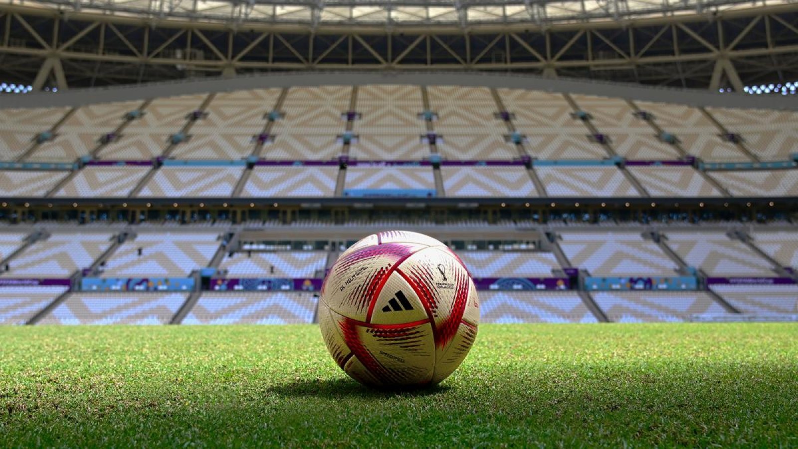 La FIFA presentó la nueva pelota para los últimos cuatro partidos del Mundial