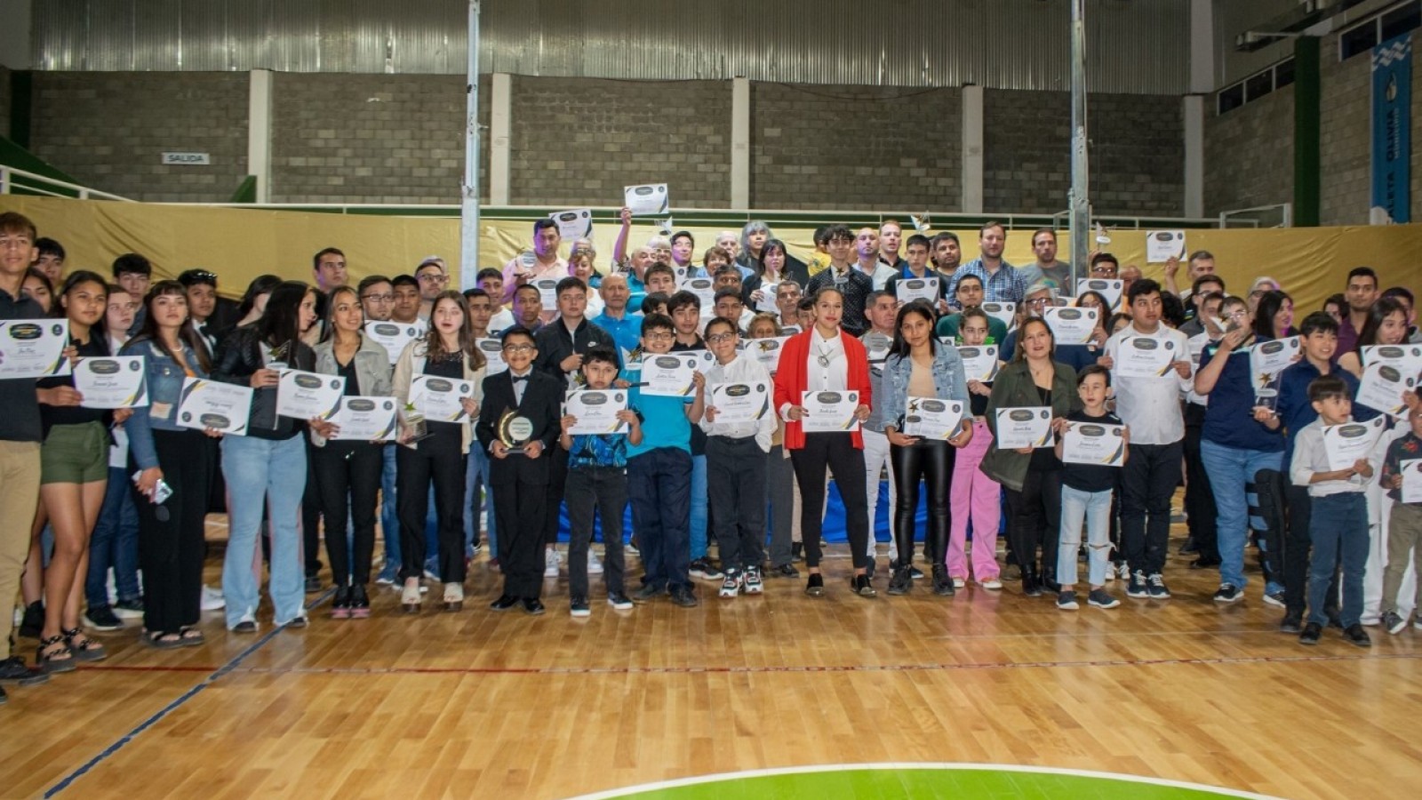 “La Noche de los Deportistas” en Caleta Olivia: Se realizaron más de 48 reconocimientos