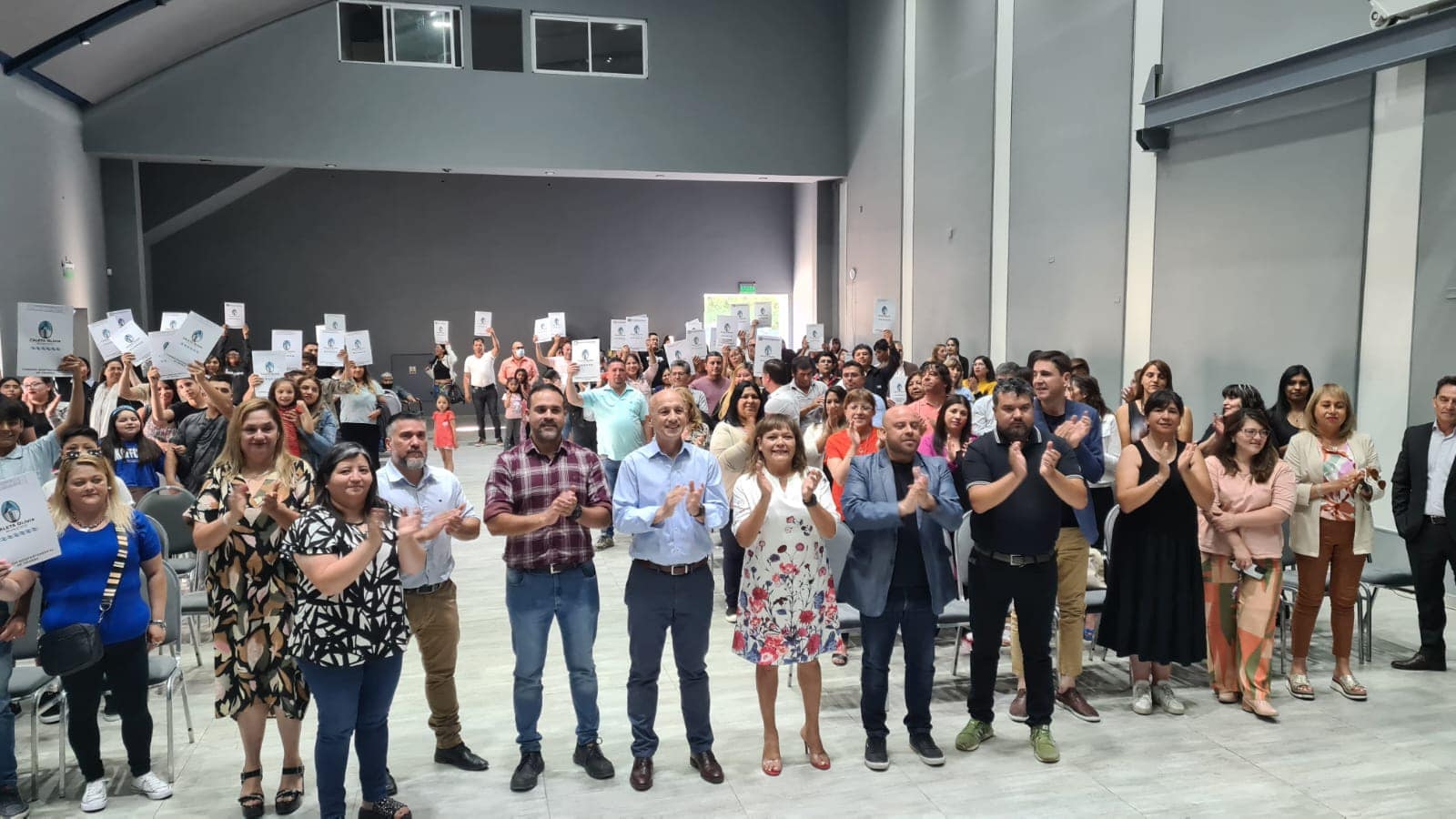 Entrega de terrenos y el balance de 300 adjudicaciones en 2022 en el cierre de año en Caleta Olivia