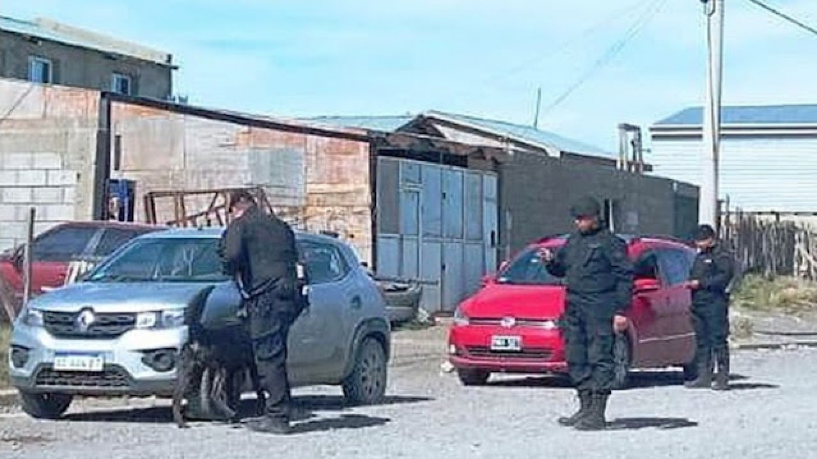 Operativos antidrogas de la policia provincial en las calles de Rio Grande