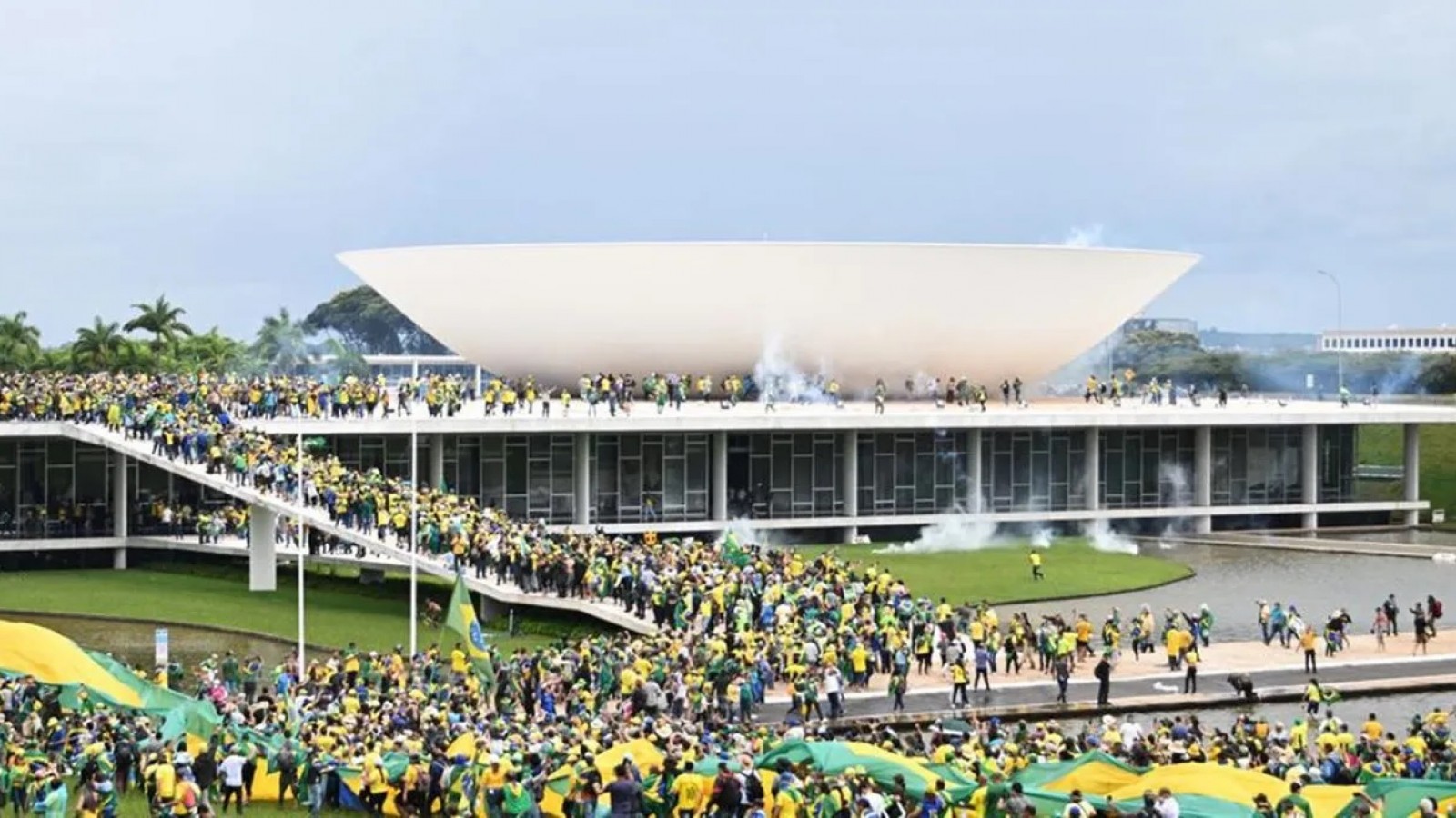 Diputados de Brasil estiman en más de medio millón de dólares los daños del ataque bolsonarista