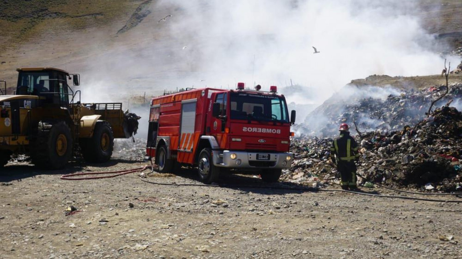 El incendio se registró pasadas la 1.00 de la madrugada. Foto: Diario El Cóndor