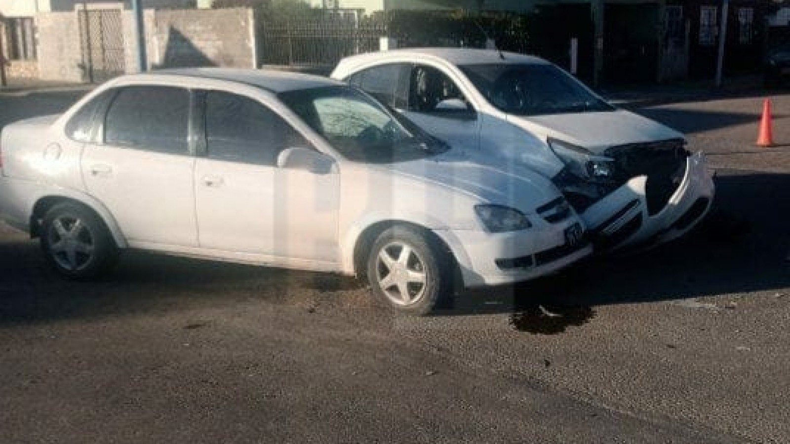 Circulaban borrachos en la mañana y tras el choque escaparon todos los acompañantes