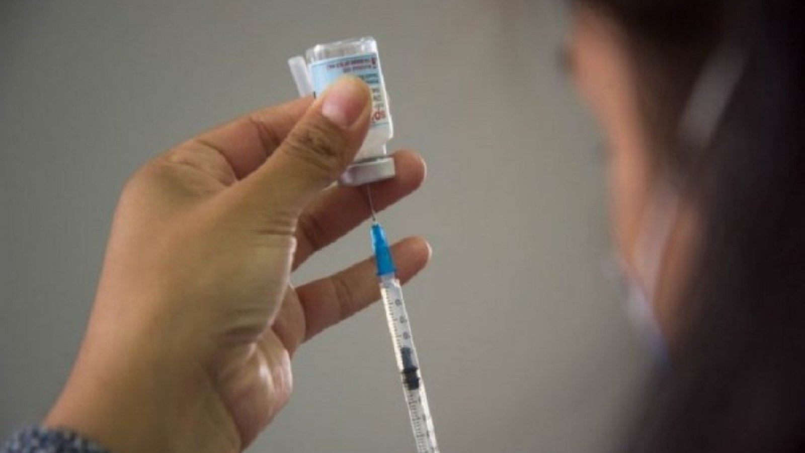 Salud comenzó con la aplicación de las vacunas bivalentes