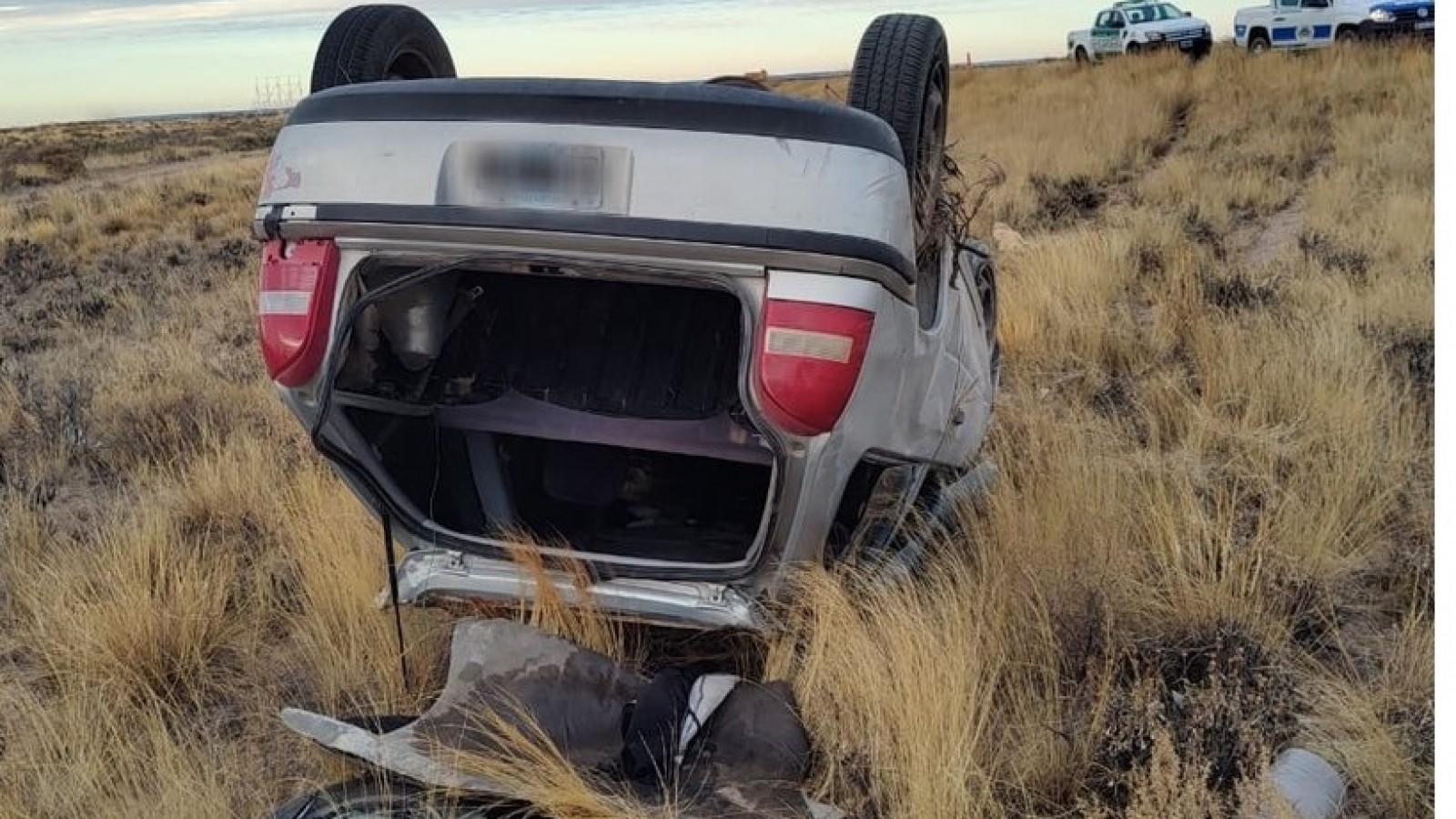 Cerró los ojos, perdió el control y volcó en ruta 3