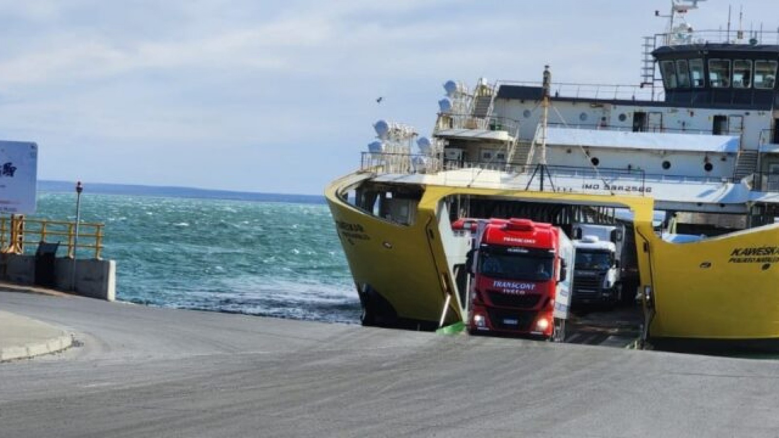 Cruce a Tierra del Fuego: acuerdo entre Tabsa y autoridades permite seguir pagando el servicio de barcaza en pesos argentinos