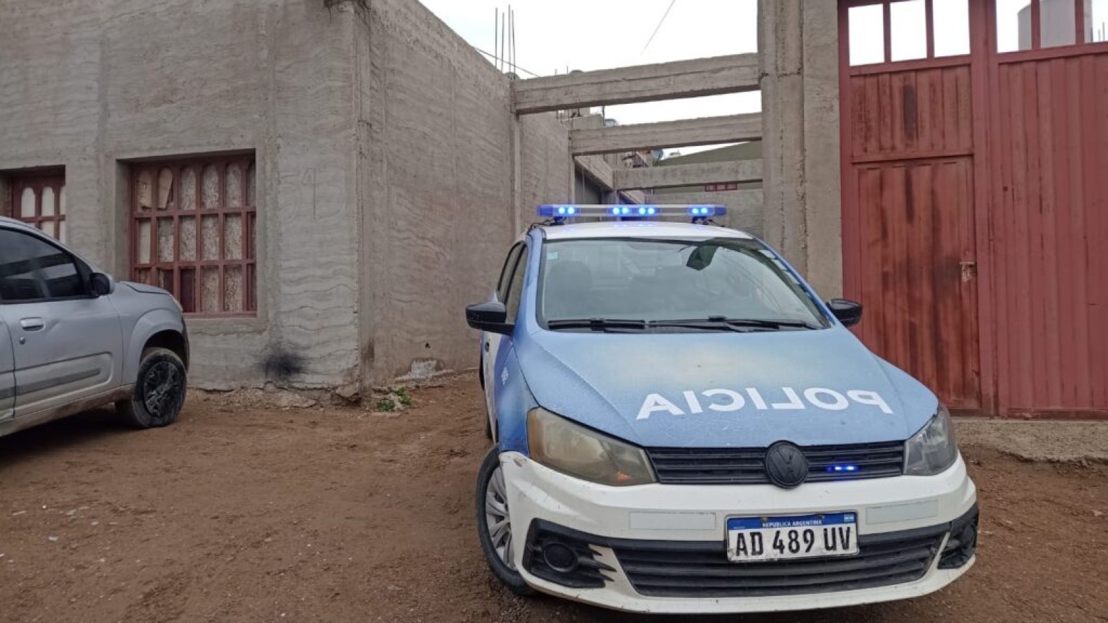 Encuentran un hombre muerto a puñaladas en una vivienda de Caleta Olivia en avanzado estado de descomposición